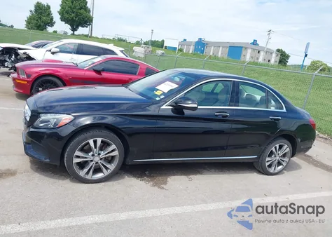 2015 Mercedes-Benz C 300 4Matic/Luxury 4Matic/Sport 4Matic из США, поврежденный, VIN 55SWF4KB5FU032806